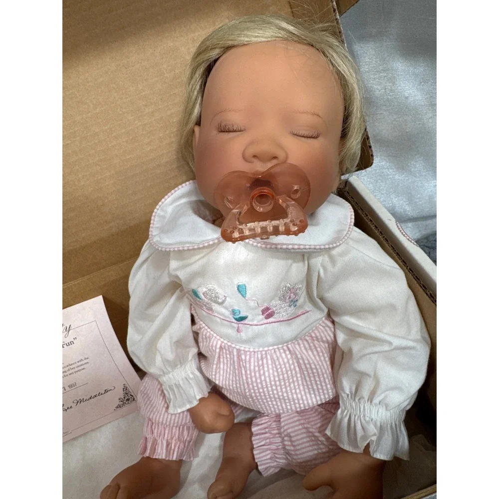 Lee Middleton Honey Love Sleeping Girl Summer Fun‎ Vinyl Doll 1997 COA 1761/5000